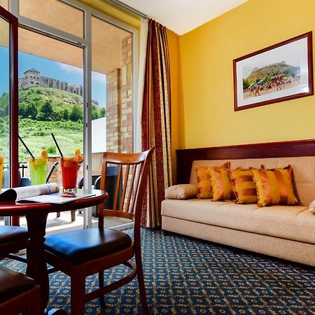 Hotel Kapitany Wellness Sümeg Exteriér fotografie