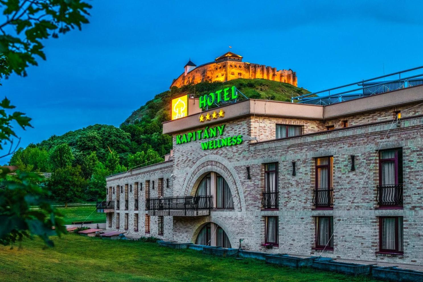 Hotel Kapitany Wellness Sümeg Exteriér fotografie