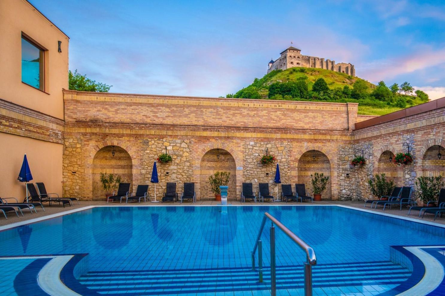 Hotel Kapitany Wellness Sümeg Exteriér fotografie
