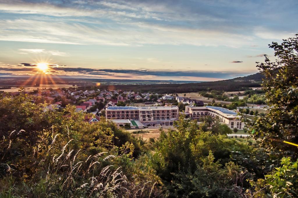 Hotel Kapitany Wellness Sümeg Exteriér fotografie