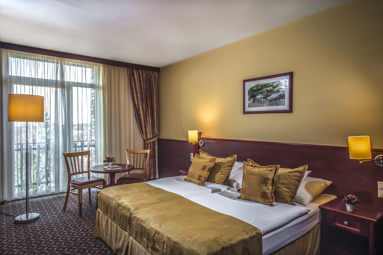 Hotel Kapitany Wellness Sümeg Exteriér fotografie