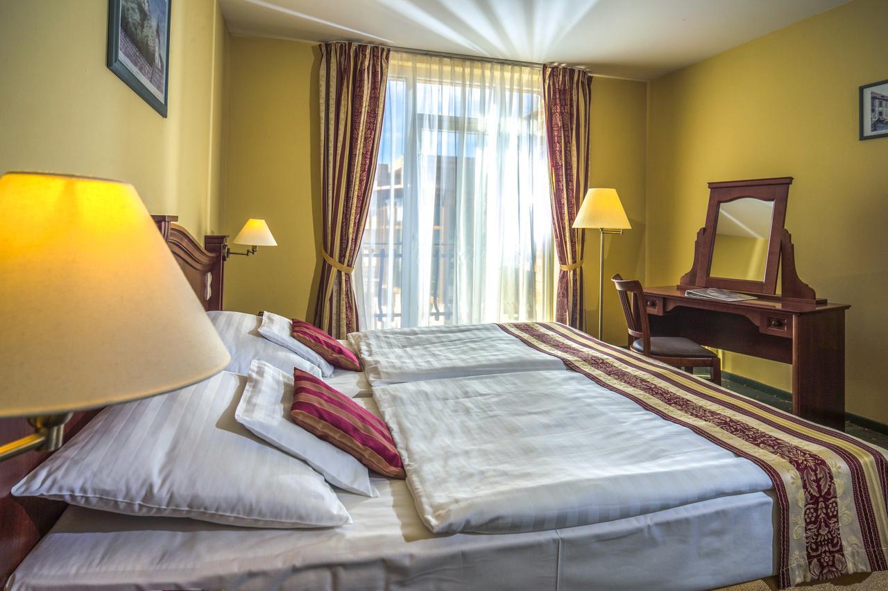 Hotel Kapitany Wellness Sümeg Exteriér fotografie
