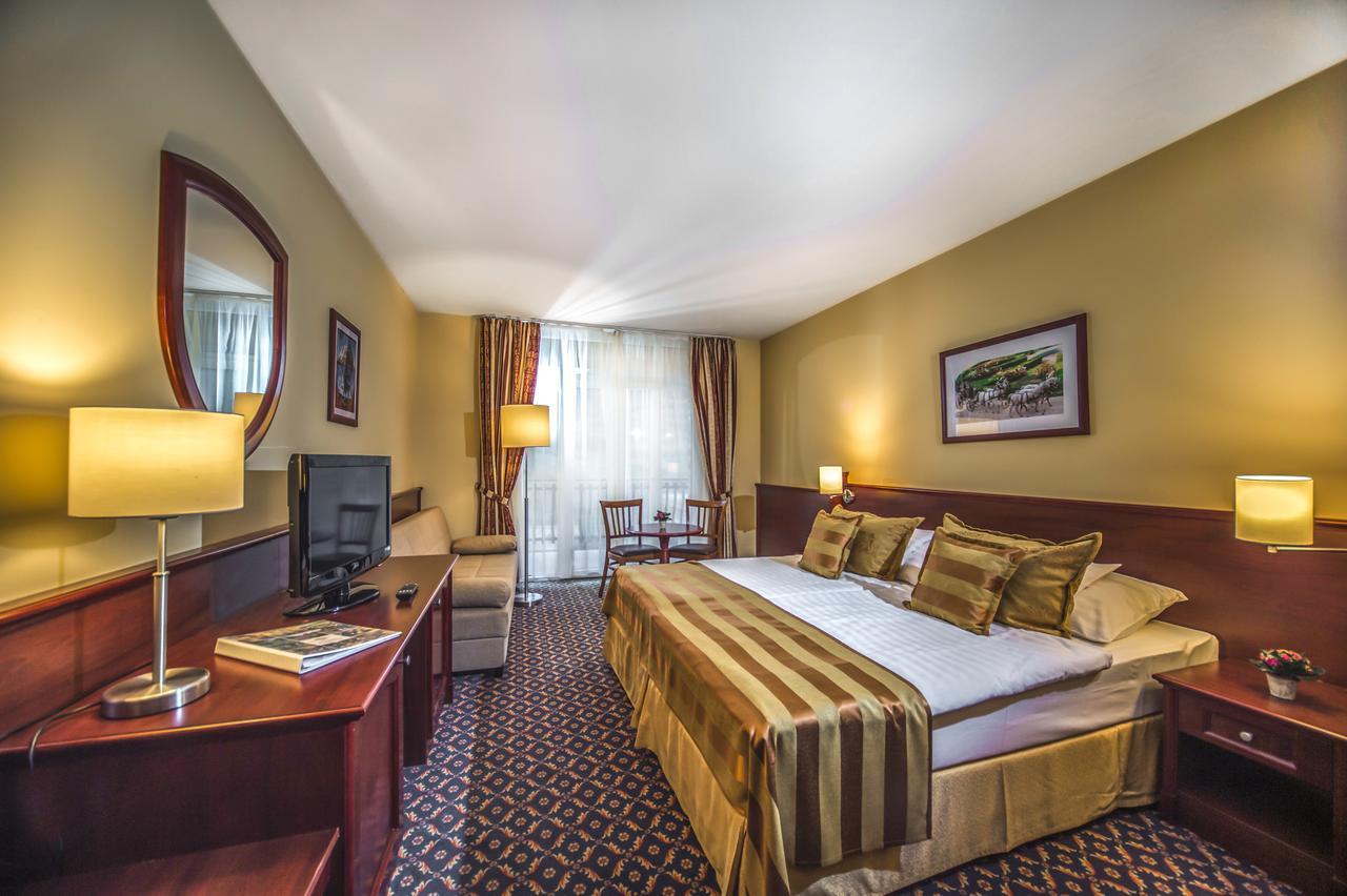 Hotel Kapitany Wellness Sümeg Exteriér fotografie