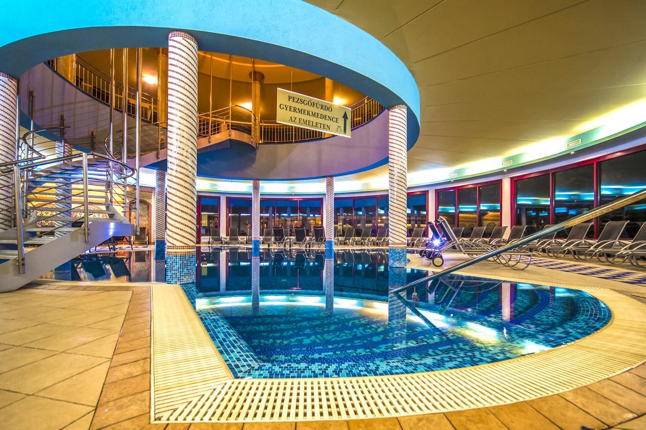 Hotel Kapitany Wellness Sümeg Exteriér fotografie