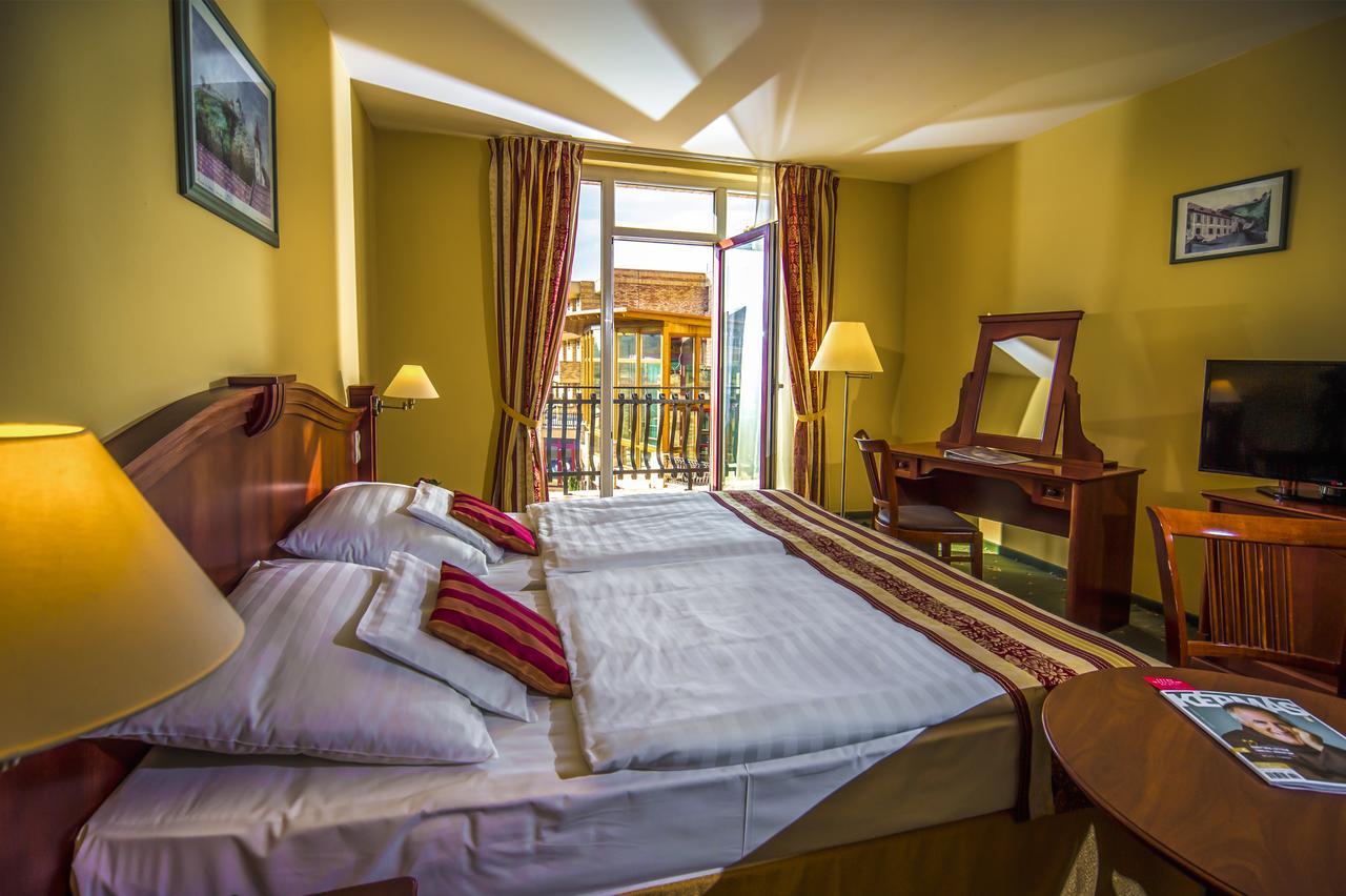 Hotel Kapitany Wellness Sümeg Exteriér fotografie