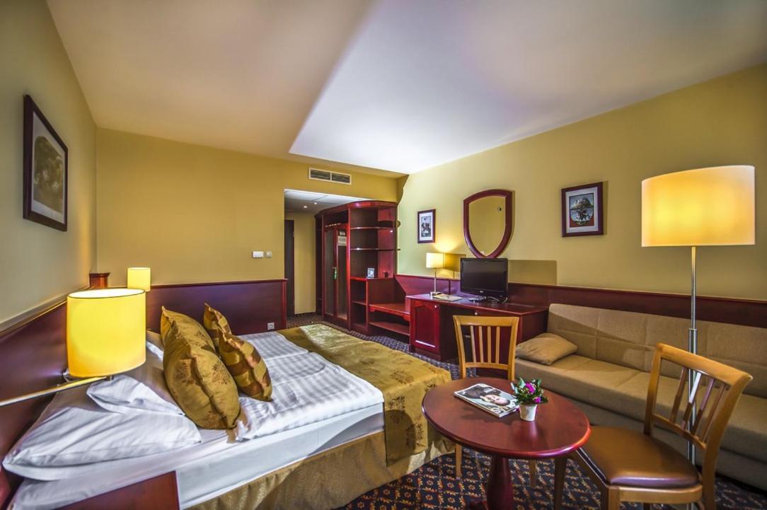Hotel Kapitany Wellness Sümeg Exteriér fotografie